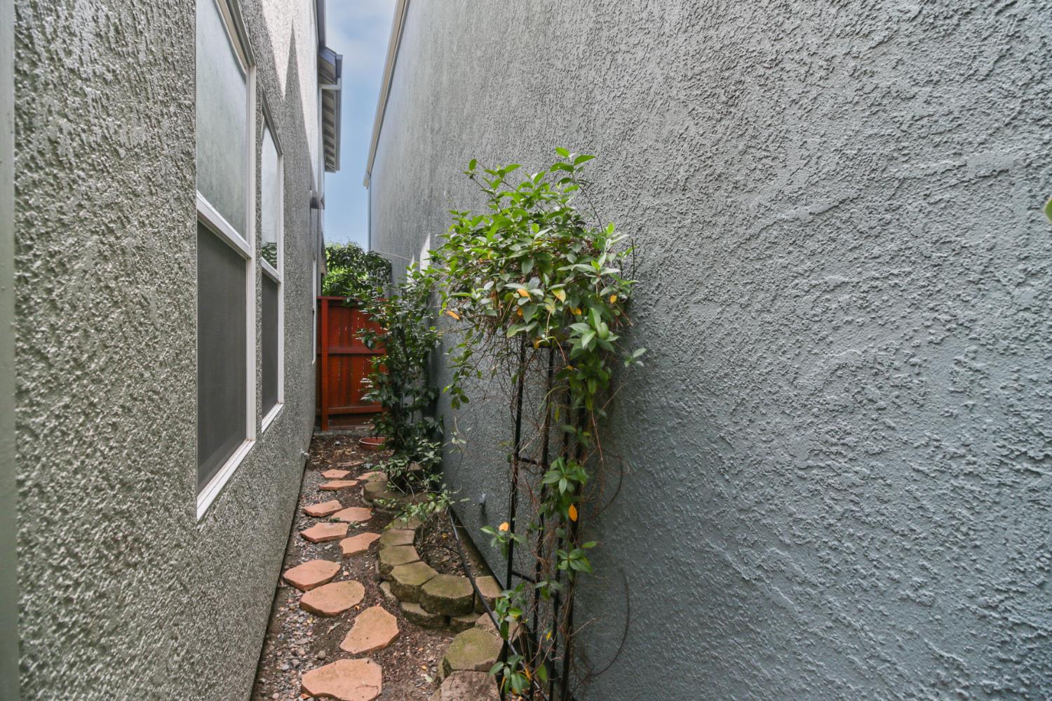 Detail Gallery Image 39 of 48 For 388 Metro Ln, West Sacramento,  CA 95605 - 3 Beds | 2/1 Baths