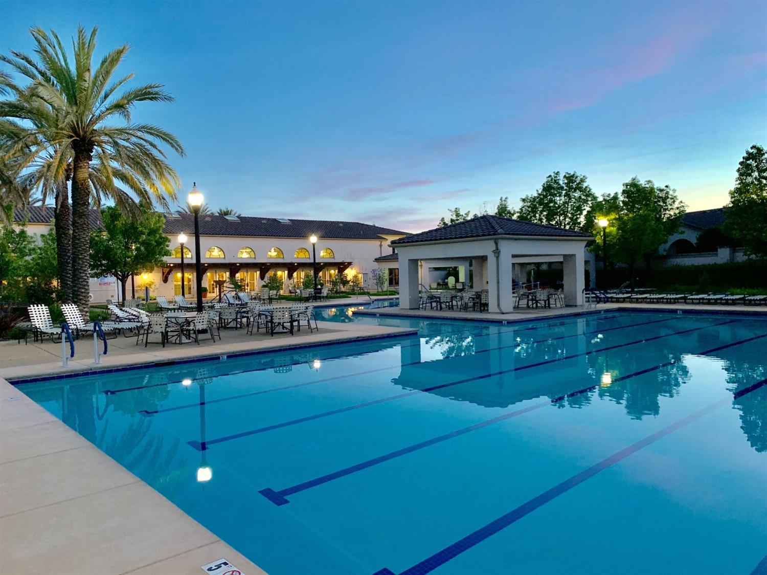 Detail Gallery Image 33 of 41 For 2832 Rockaway Ln, Sacramento,  CA 95835 - 2 Beds | 2 Baths