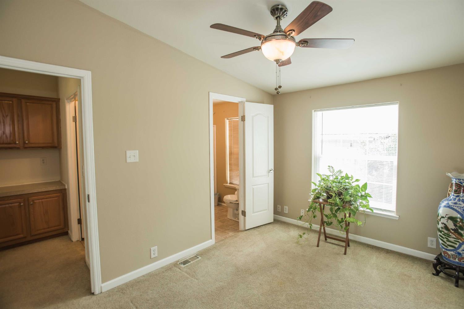 Detail Gallery Image 53 of 59 For 6946 27th St, Sacramento,  CA 95822 - 3 Beds | 2 Baths
