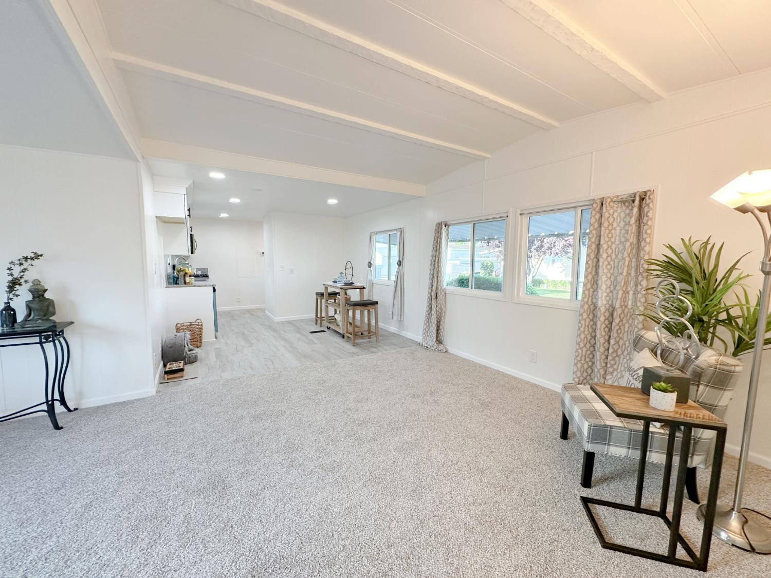 Detail Gallery Image 6 of 14 For 6311 Convention Ln 100, Sacramento,  CA 95828 - 2 Beds | 2 Baths