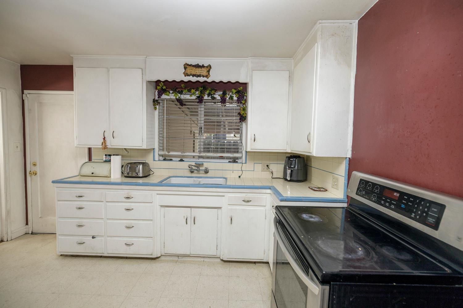 Detail Gallery Image 10 of 32 For 1709 Stetson Ave, Modesto,  CA 95350 - 3 Beds | 1 Baths