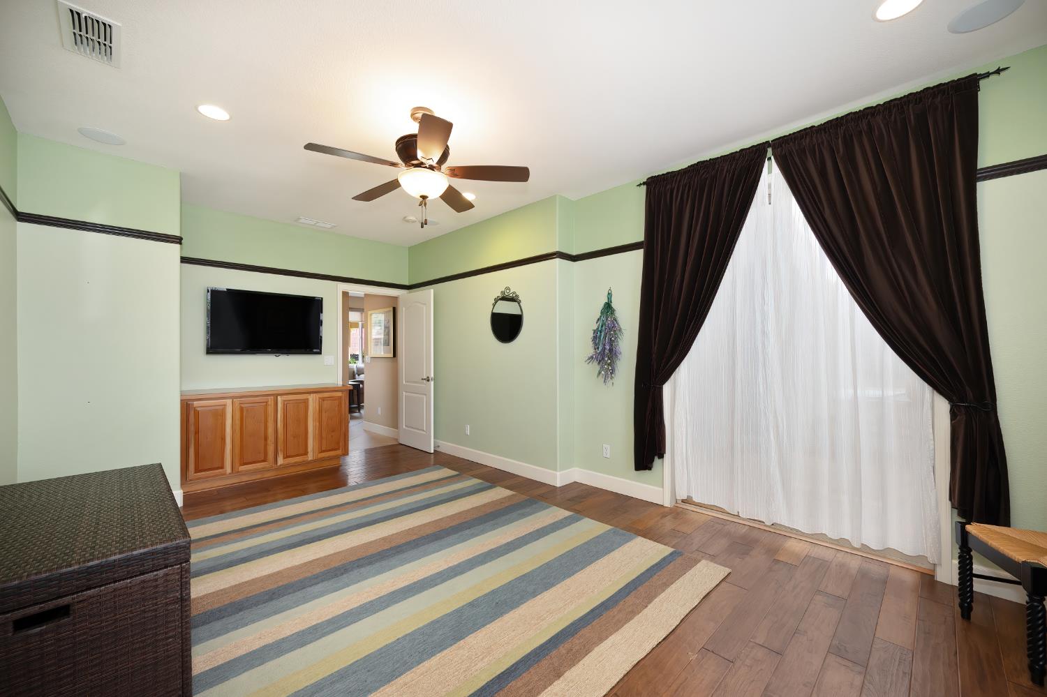 Detail Gallery Image 57 of 96 For 12379 El Portal Way, Rancho Cordova,  CA 95742 - 3 Beds | 2/1 Baths