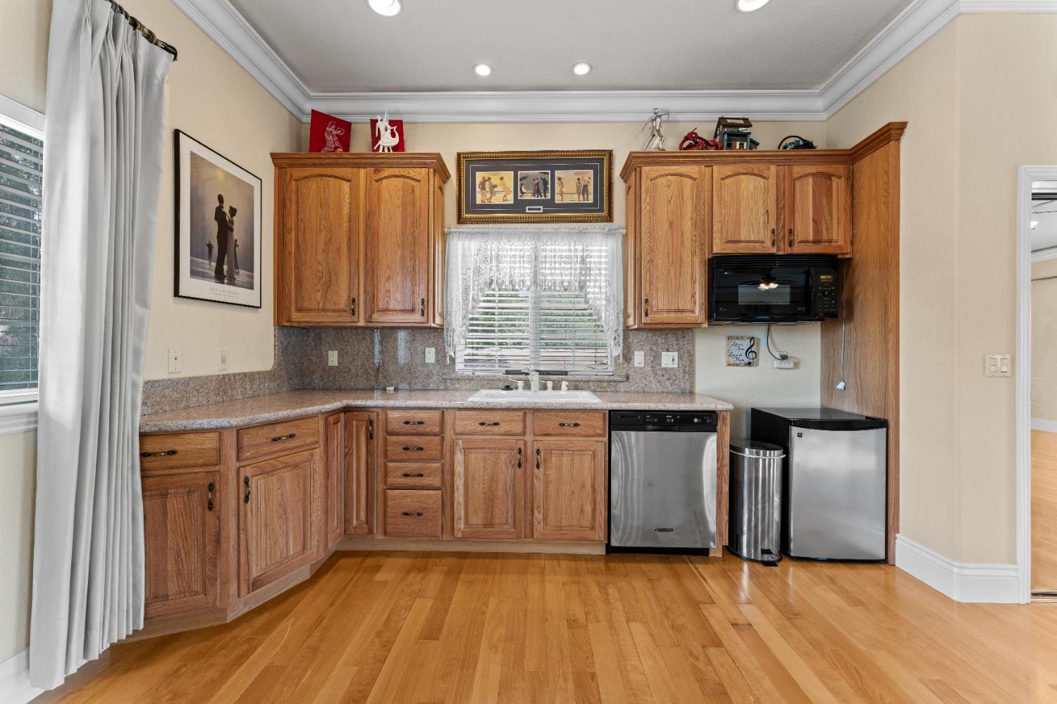 Detail Gallery Image 25 of 32 For 6604 Challis Ct, Citrus Heights,  CA 95610 - 3 Beds | 3 Baths
