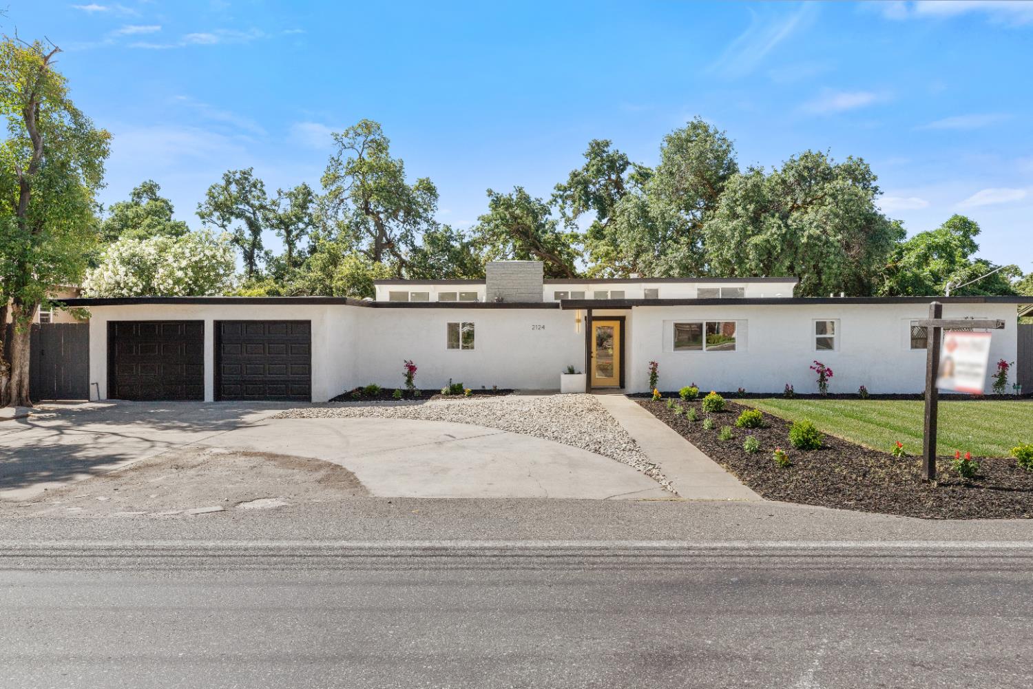 Detail Gallery Image 2 of 40 For 2124 Scenic Dr, Modesto,  CA 95355 - 4 Beds | 3/1 Baths