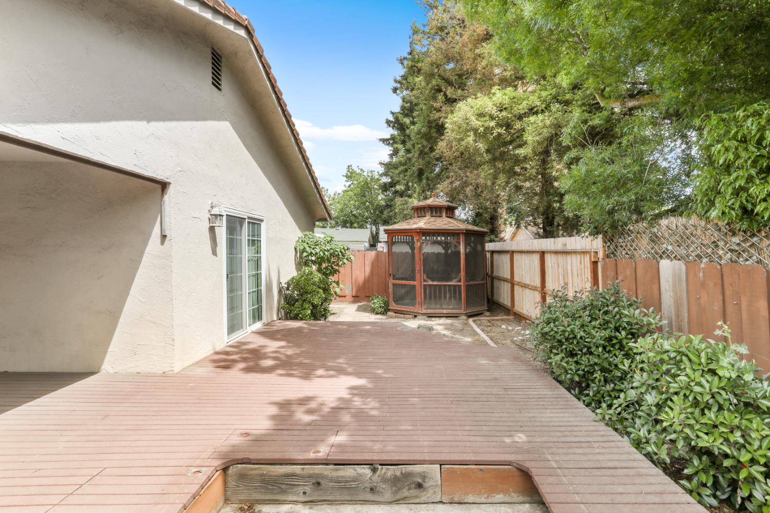 Detail Gallery Image 28 of 38 For 678 Emerald Pl, Manteca,  CA 95336 - 3 Beds | 2 Baths