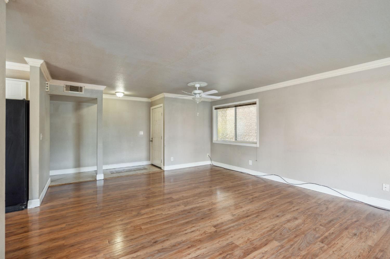 Photo #9: 225061661 Listing: Photo #9