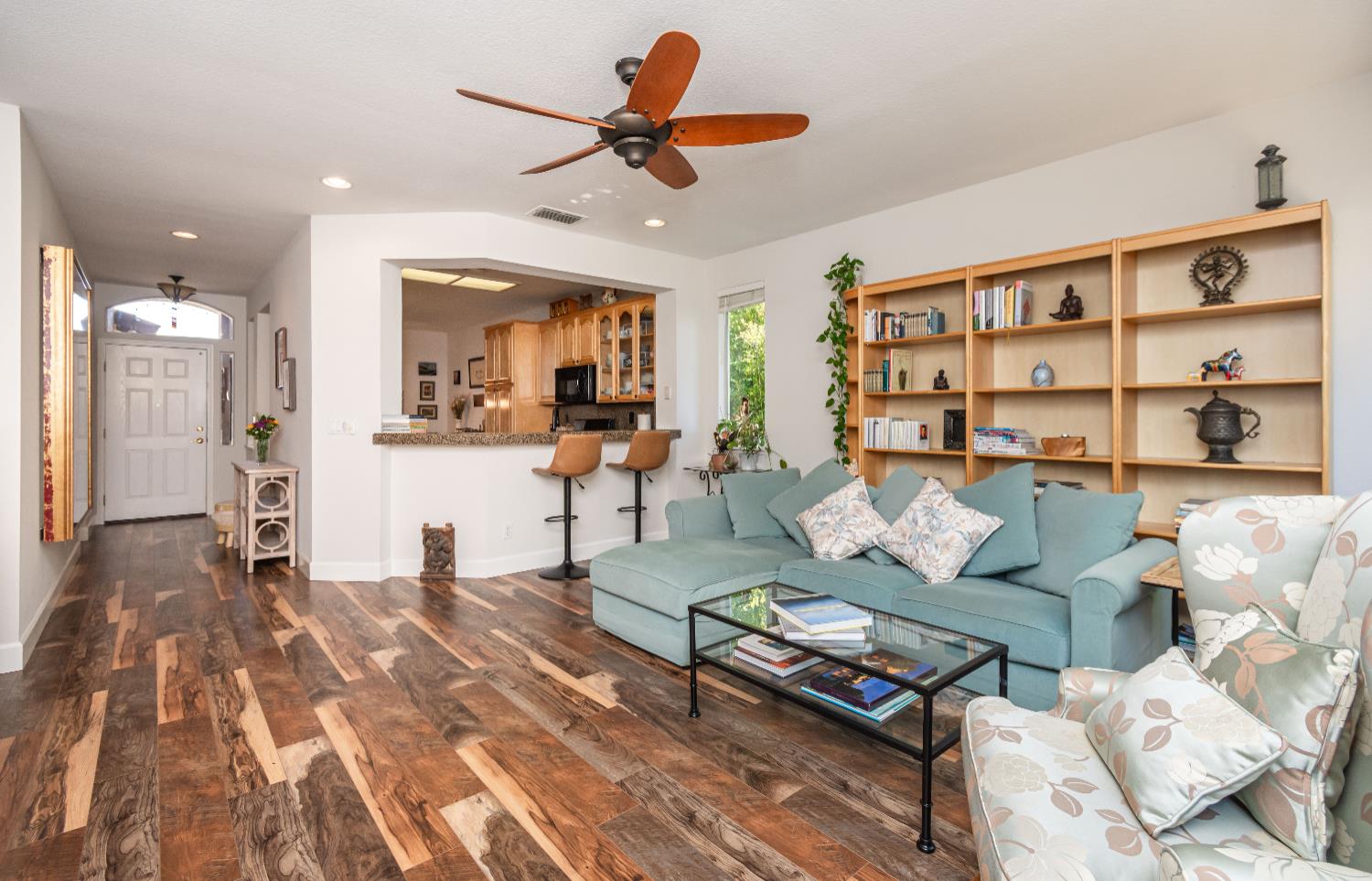 Detail Gallery Image 20 of 48 For 320 Leckenby Way, Folsom,  CA 95630 - 3 Beds | 2 Baths