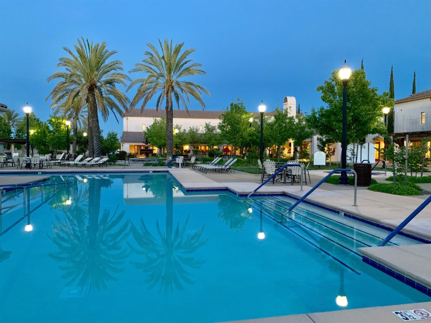 Detail Gallery Image 34 of 41 For 2832 Rockaway Ln, Sacramento,  CA 95835 - 2 Beds | 2 Baths