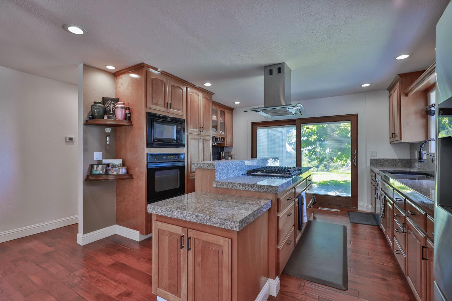 Detail Gallery Image 12 of 96 For 3081 Little Spur, Somerset,  CA 95684 - 3 Beds | 2 Baths