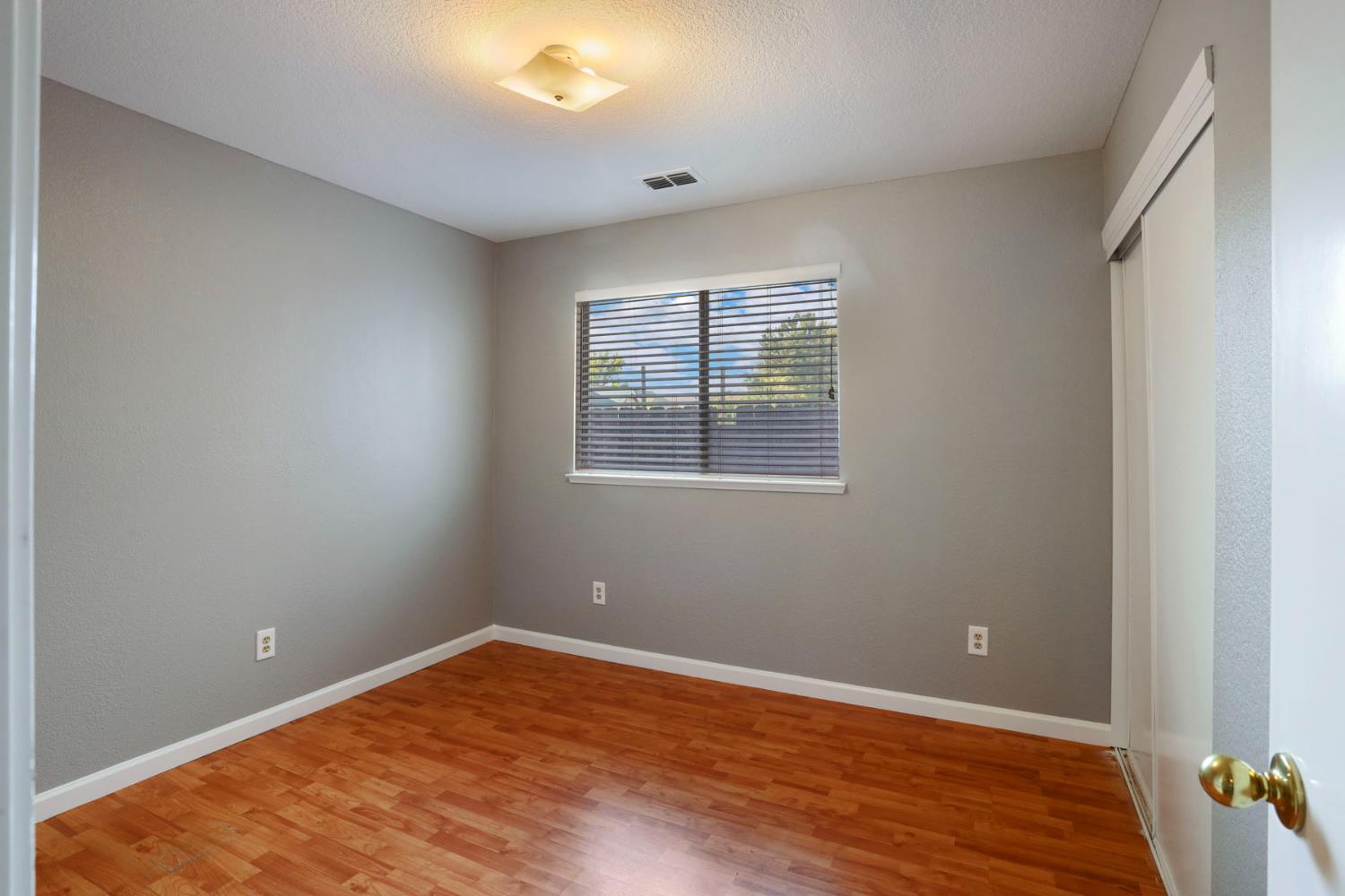 Detail Gallery Image 17 of 36 For 2405 S Fresno Ave, Stockton,  CA 95206 - 3 Beds | 2 Baths