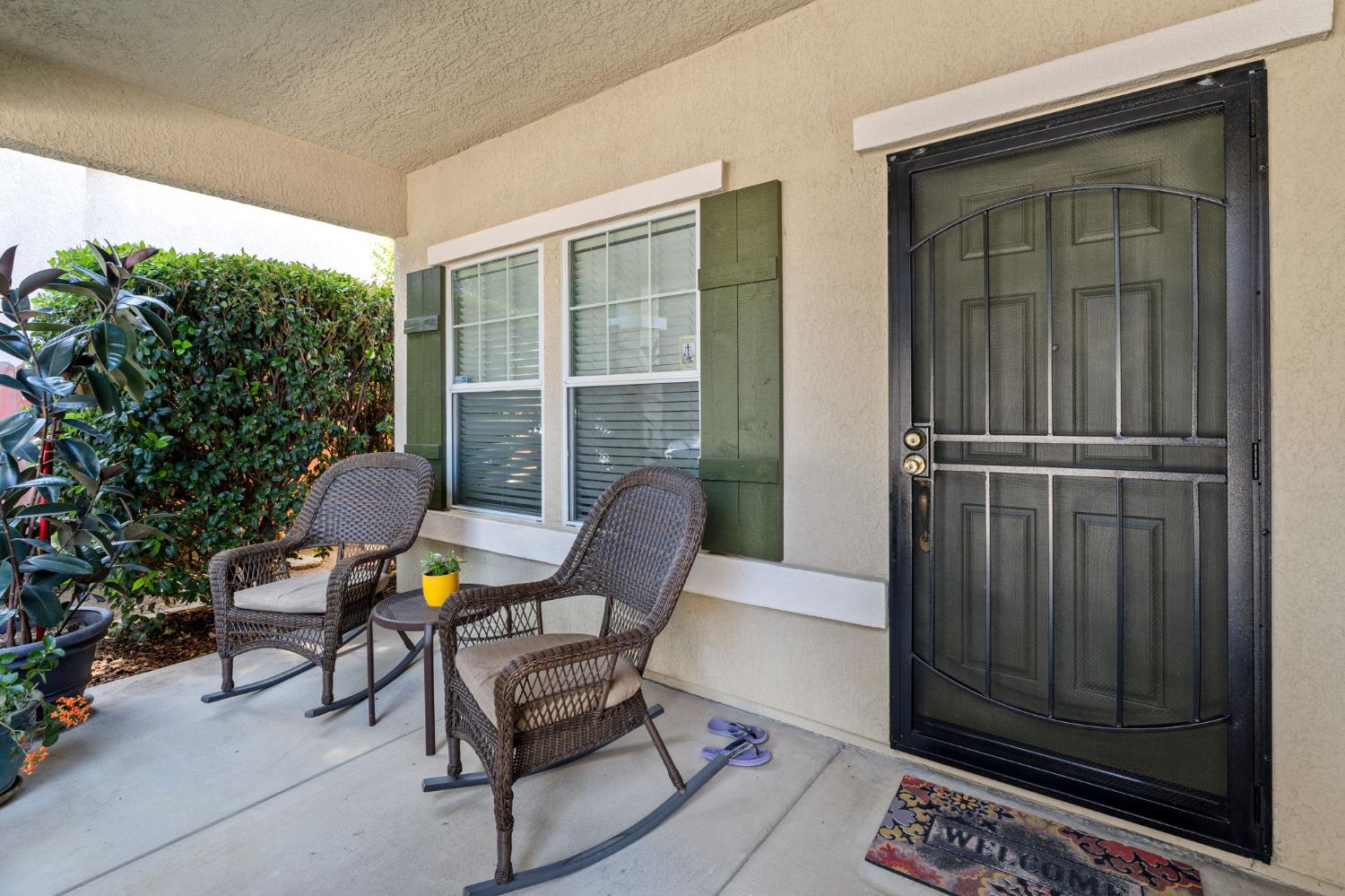 Detail Gallery Image 4 of 26 For 60 Groth Cir, Sacramento,  CA 95834 - 3 Beds | 2 Baths
