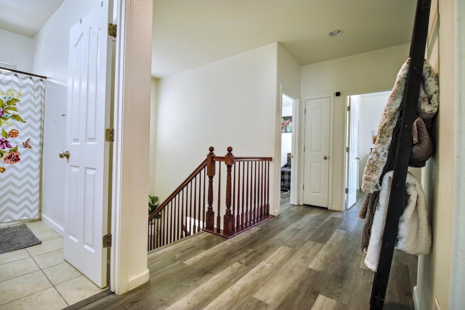 Detail Gallery Image 12 of 23 For 10849 Iris Bloom Dr, Stockton,  CA 95209 - 5 Beds | 3 Baths