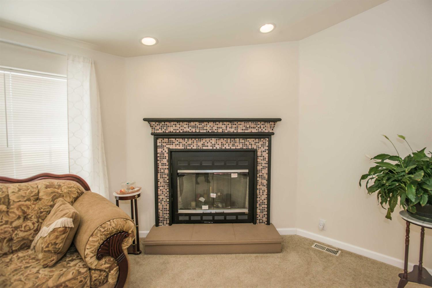 Detail Gallery Image 28 of 59 For 6946 27th St, Sacramento,  CA 95822 - 3 Beds | 2 Baths