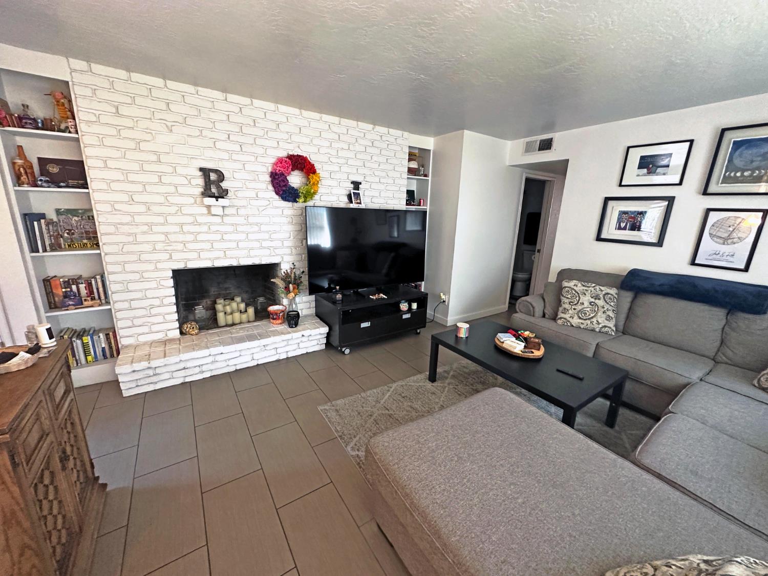 Detail Gallery Image 15 of 43 For 2525 N St, Sacramento,  CA 95816 - – Beds | – Baths