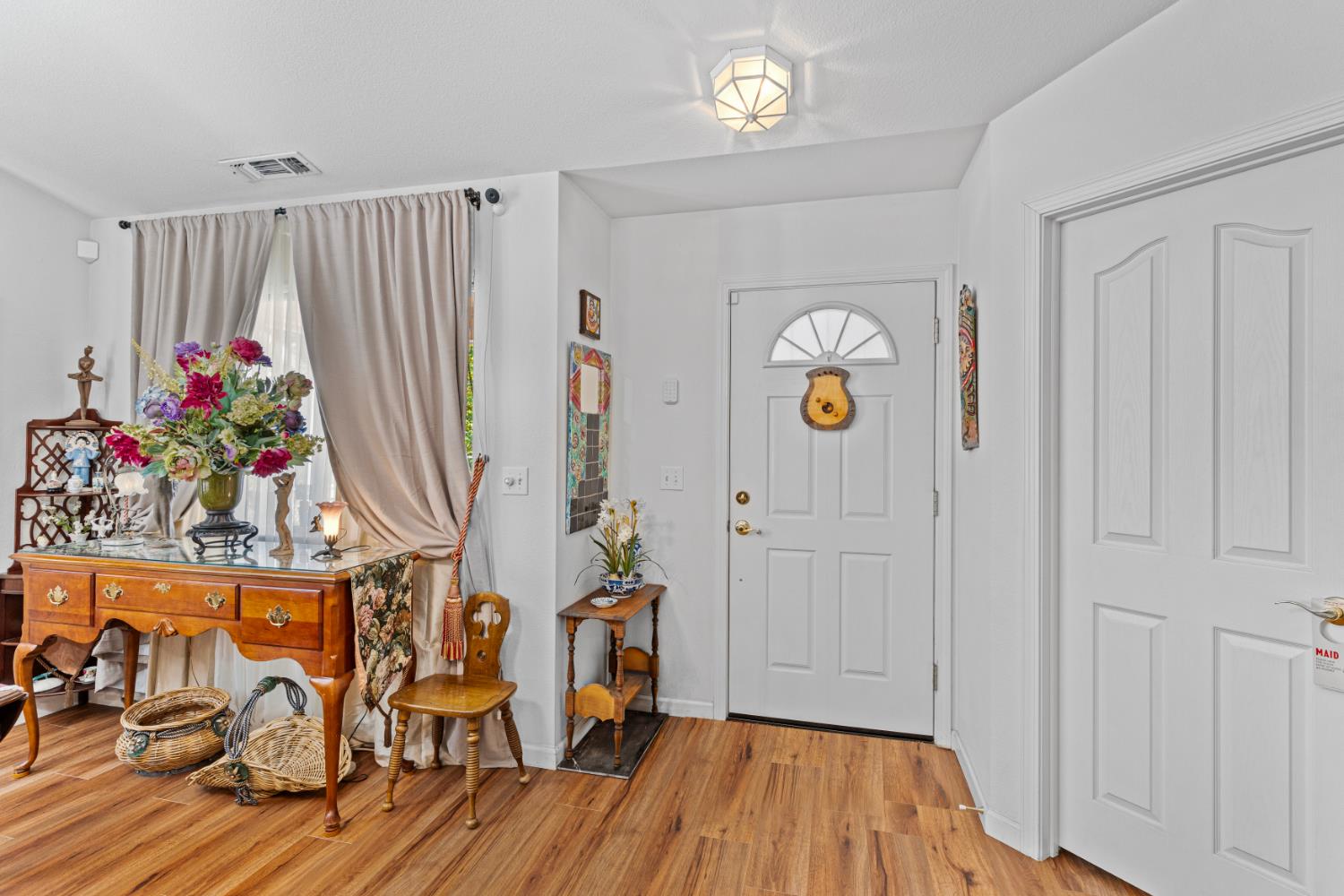 Detail Gallery Image 5 of 26 For 126 Carriage Ln, Grass Valley,  CA 95949 - 2 Beds | 2 Baths