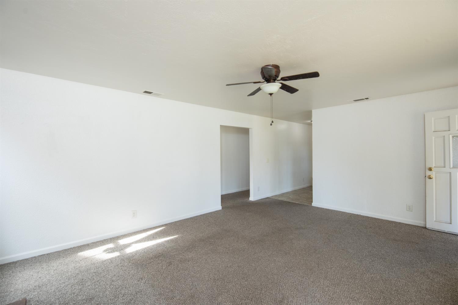 Detail Gallery Image 8 of 24 For 913 Norwegian Ave, Modesto,  CA 95350 - 3 Beds | 1 Baths
