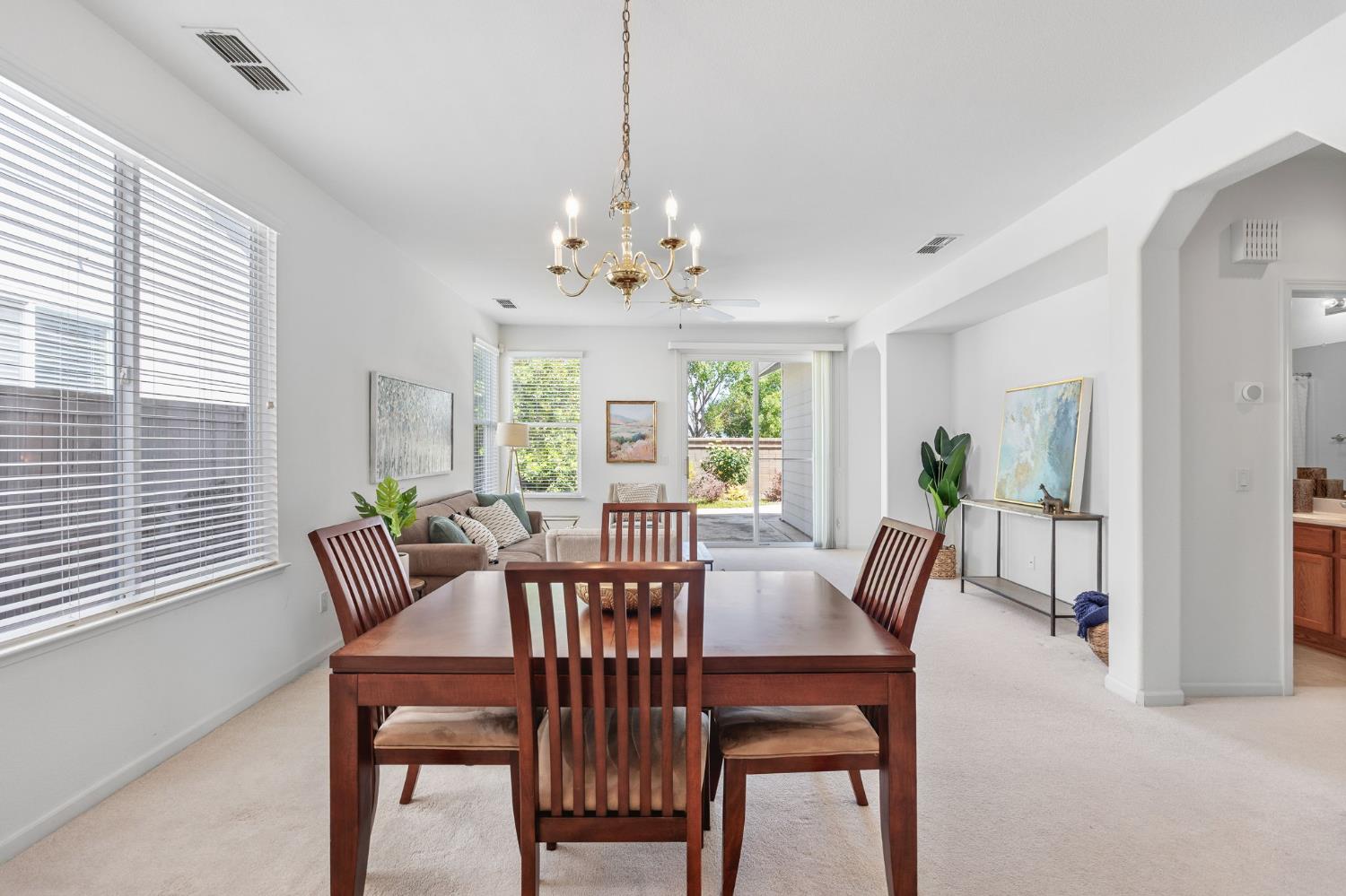 Detail Gallery Image 19 of 66 For 2339 Ryedale Ln, Sacramento,  CA 95835 - 2 Beds | 2 Baths
