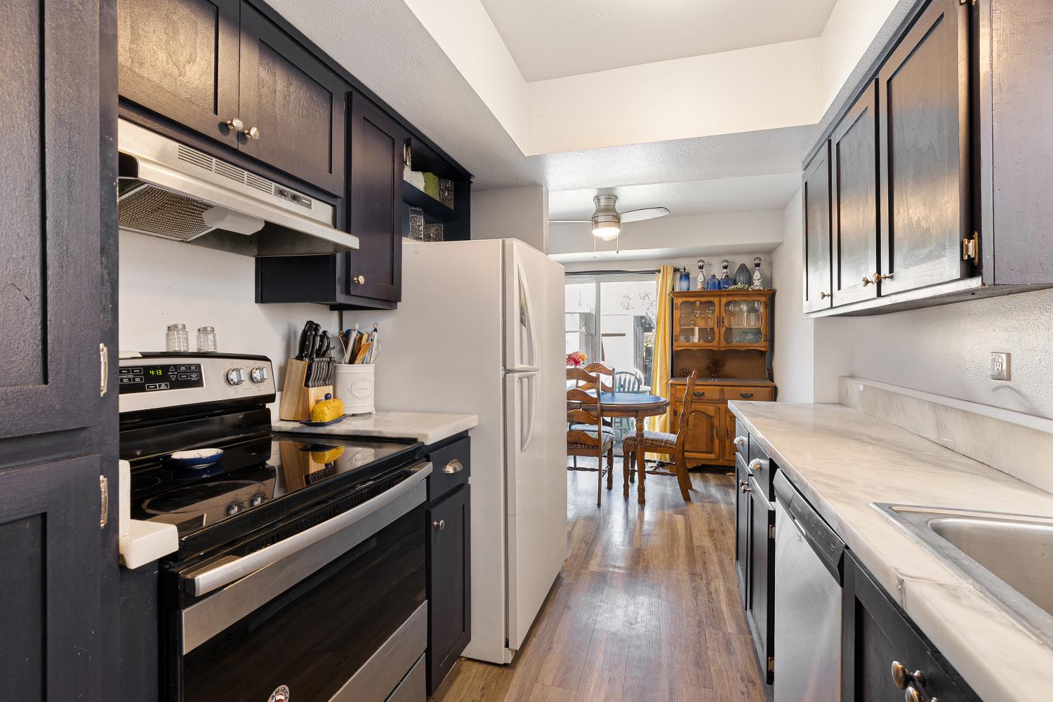 Detail Gallery Image 5 of 28 For 6900 Allegheny Pl, Stockton,  CA 95219 - 2 Beds | 1 Baths