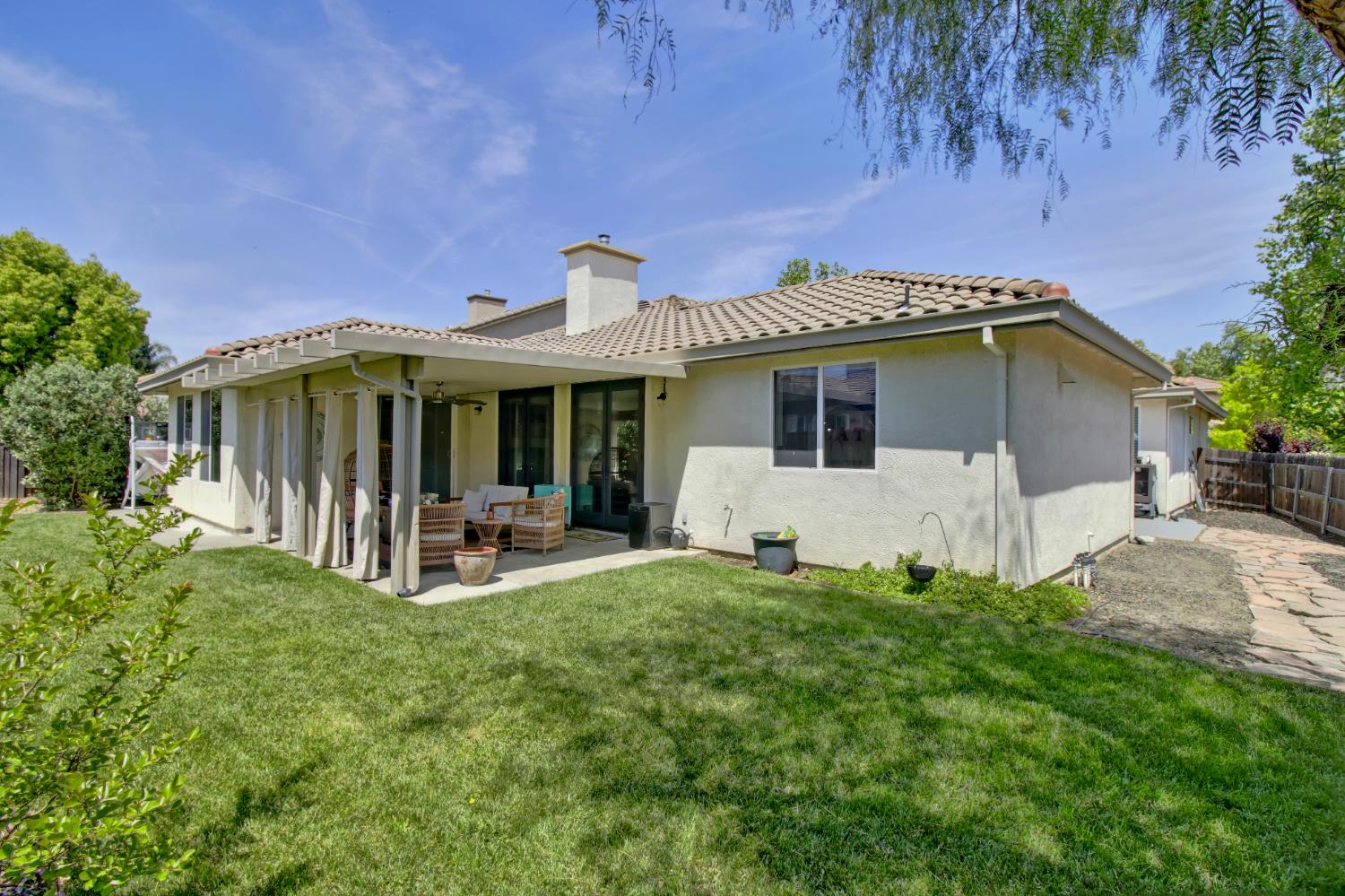 Detail Gallery Image 6 of 57 For 3068 Sparrow Dr, Sacramento,  CA 95834 - 4 Beds | 3 Baths