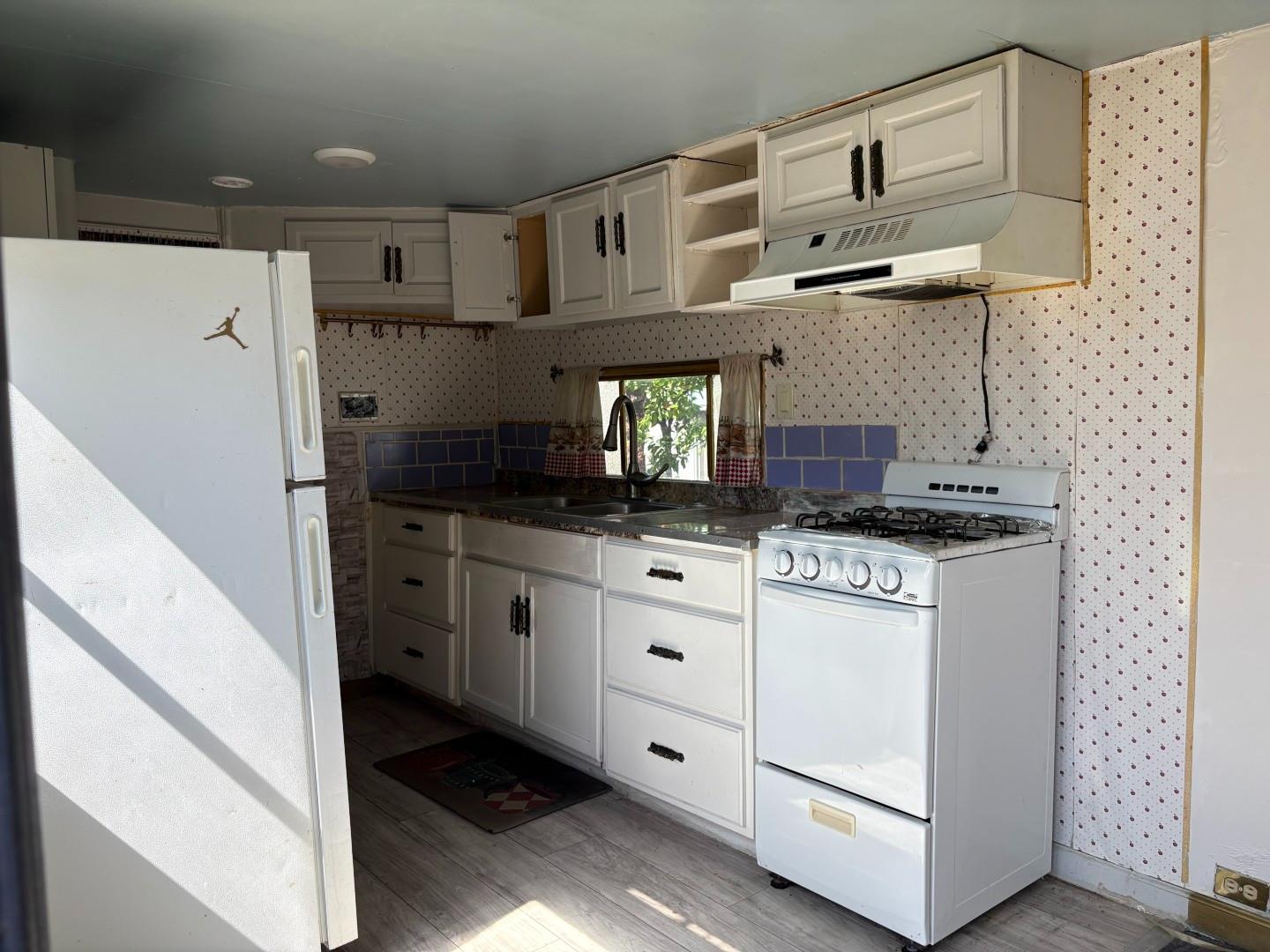 Detail Gallery Image 6 of 12 For 1750 Auburn Blvd 33, Sacramento,  CA 95815 - 1 Beds | 1 Baths