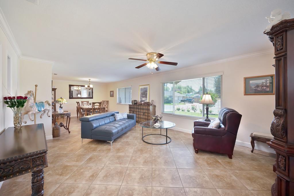 Detail Gallery Image 7 of 58 For 8725 Pathfinder Ct, Orangevale,  CA 95662 - 5 Beds | 3 Baths