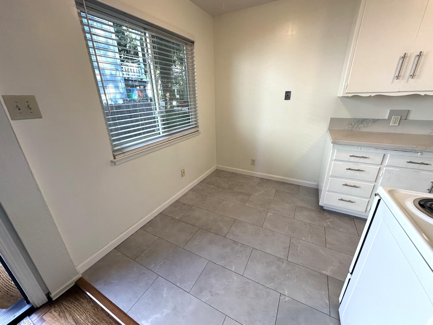 Detail Gallery Image 17 of 70 For 2124 H St, Sacramento,  CA 95816 - – Beds | – Baths