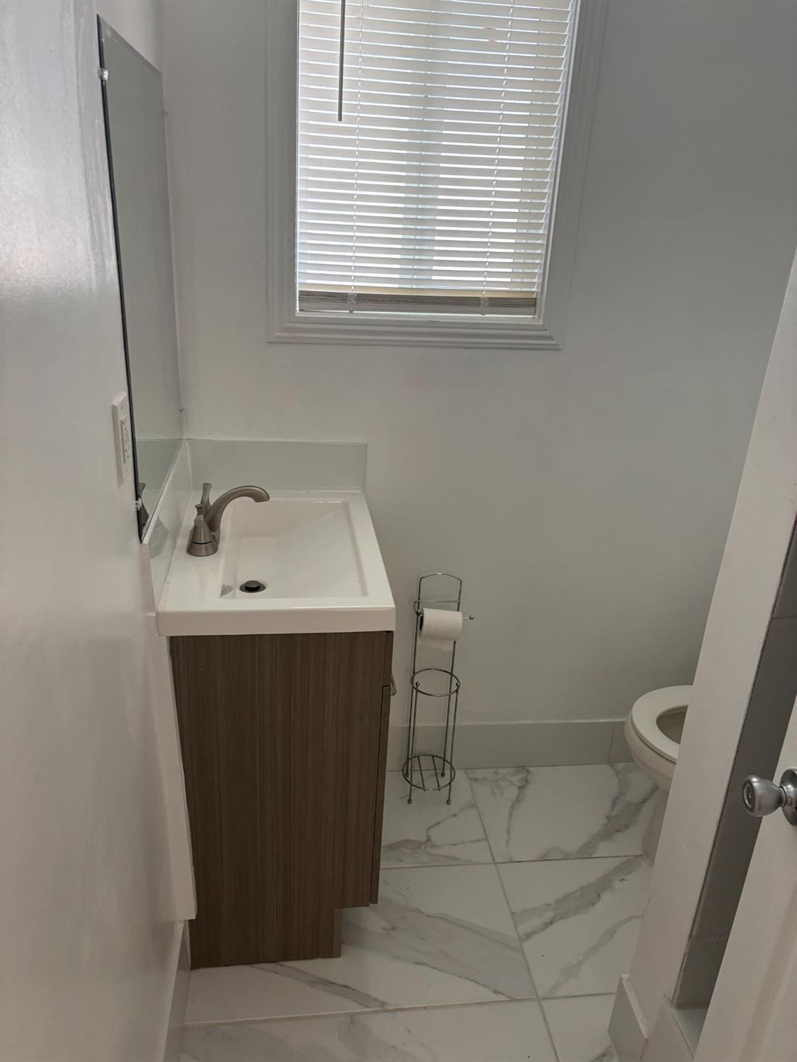 Detail Gallery Image 14 of 19 For 2671 Grove Ave, Sacramento,  CA 95815 - 3 Beds | 2 Baths