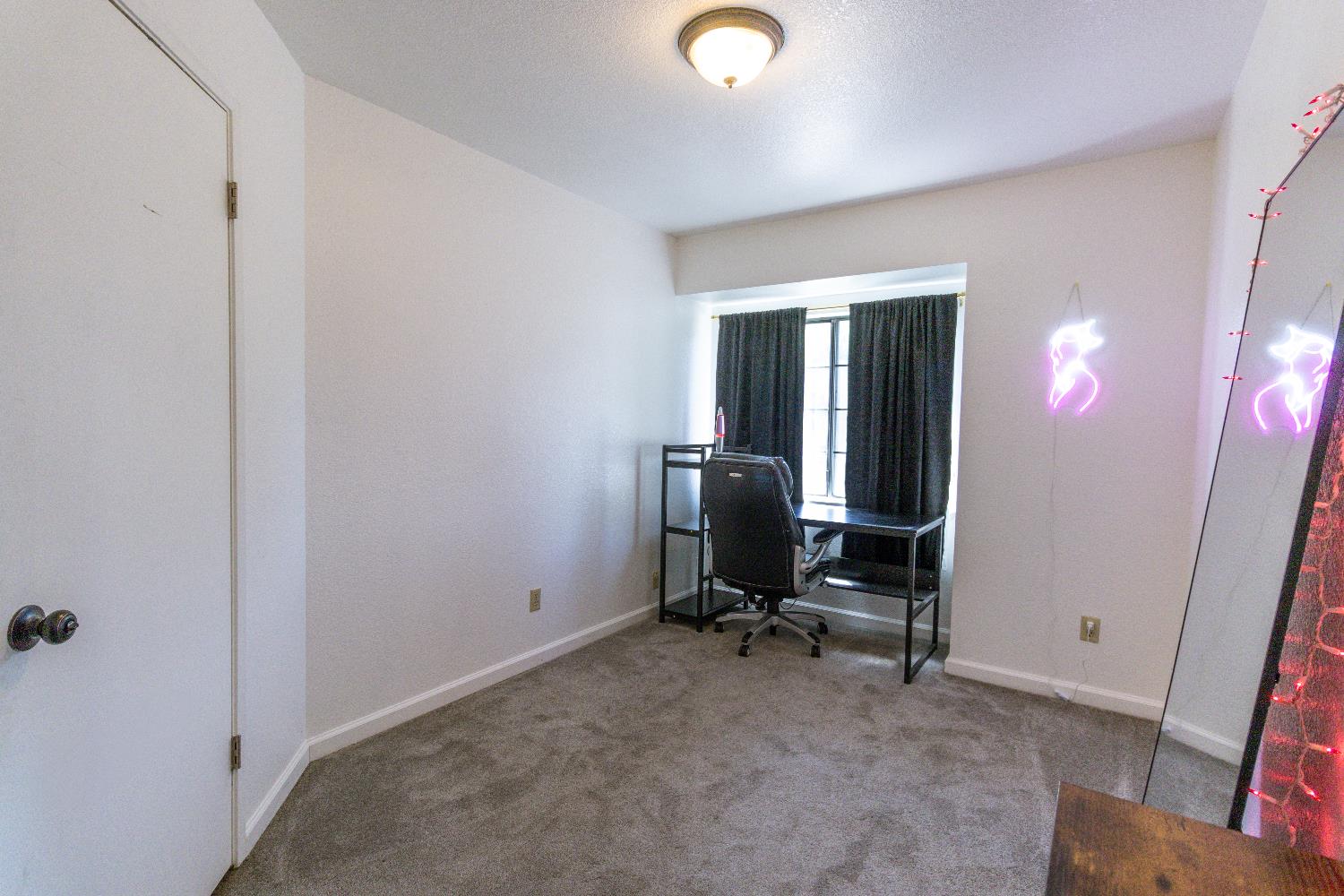 Detail Gallery Image 10 of 20 For 8 Tide Ct, Sacramento,  CA 95833 - 3 Beds | 2/1 Baths