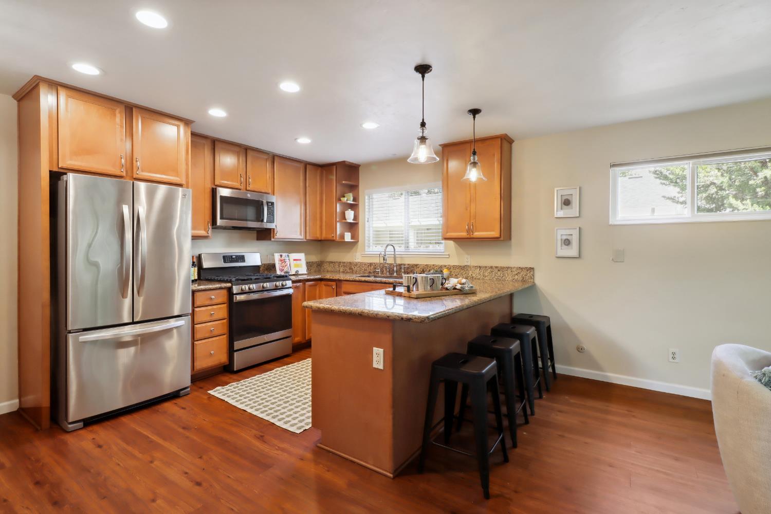 Detail Gallery Image 15 of 49 For 1614 Clemson Dr, Davis,  CA 95618 - 2 Beds | 2 Baths