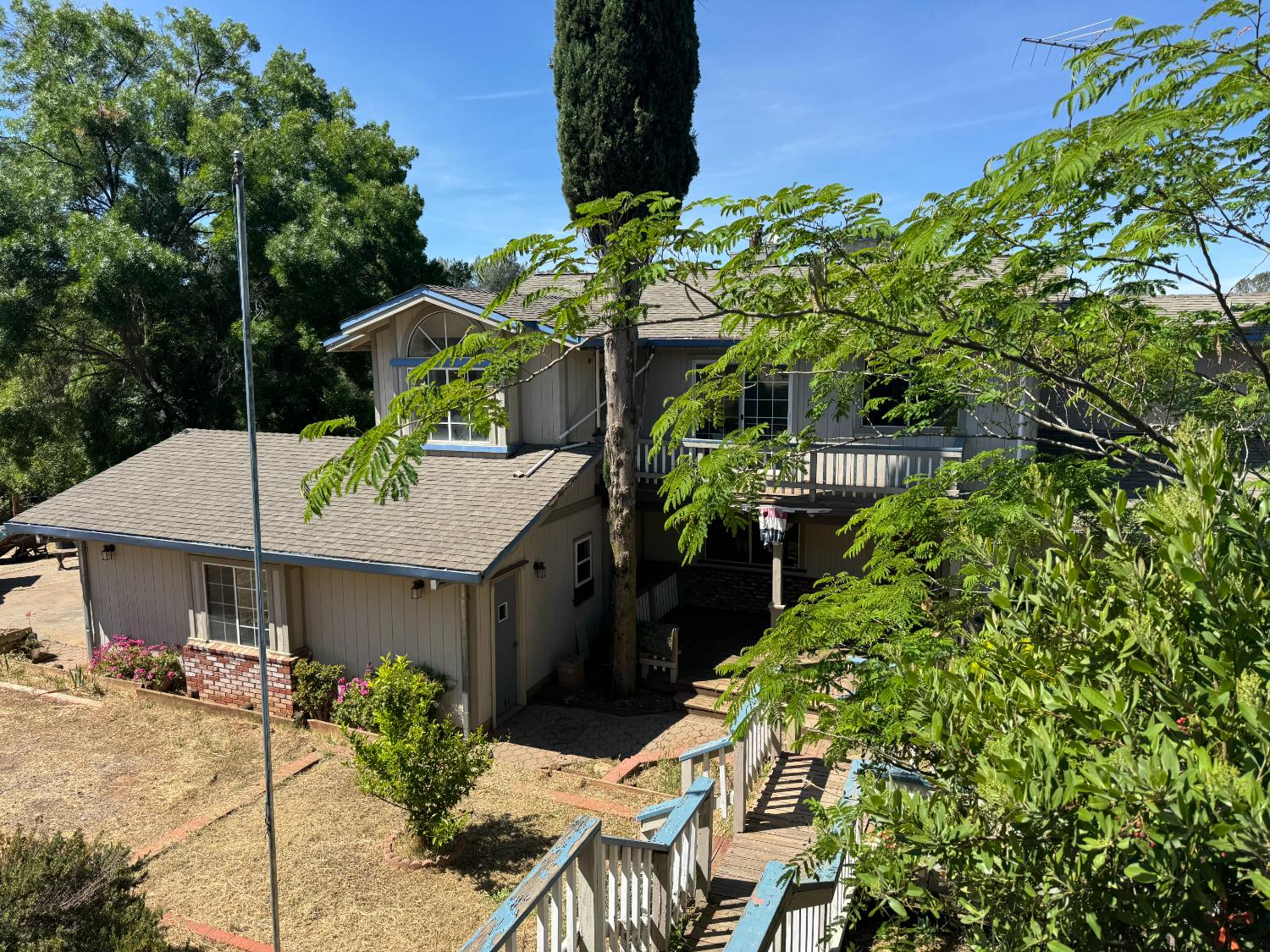 Margarita Court, Coulterville, California image 5