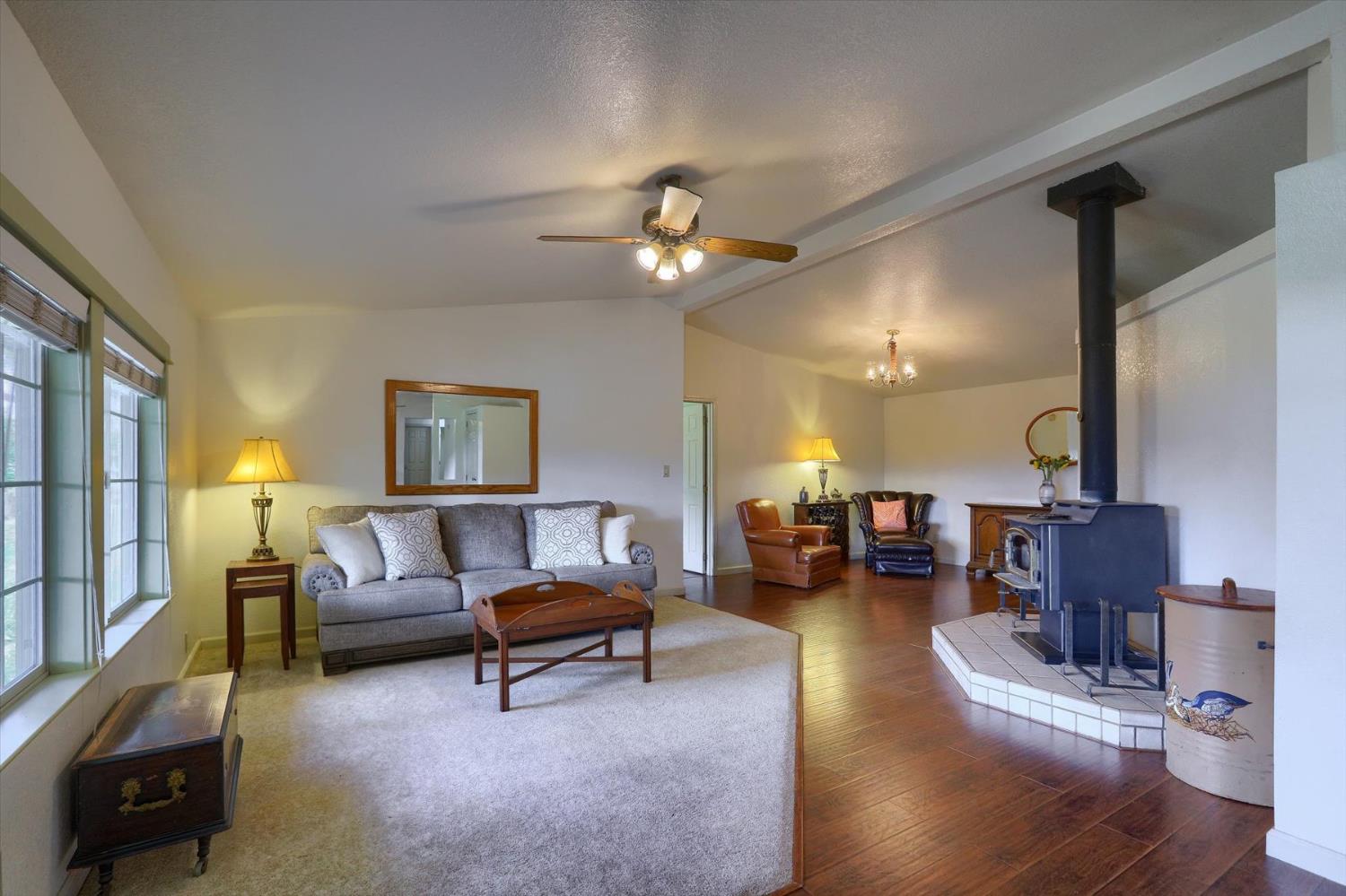 Detail Gallery Image 4 of 65 For 18386 Piper Ln, Penn Valley,  CA 95946 - 3 Beds | 2 Baths