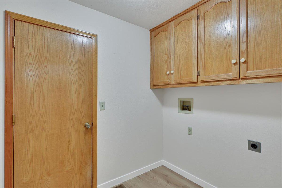 Detail Gallery Image 37 of 75 For 13901 Lake Wildwood Dr, Penn Valley,  CA 95946 - 3 Beds | 2 Baths