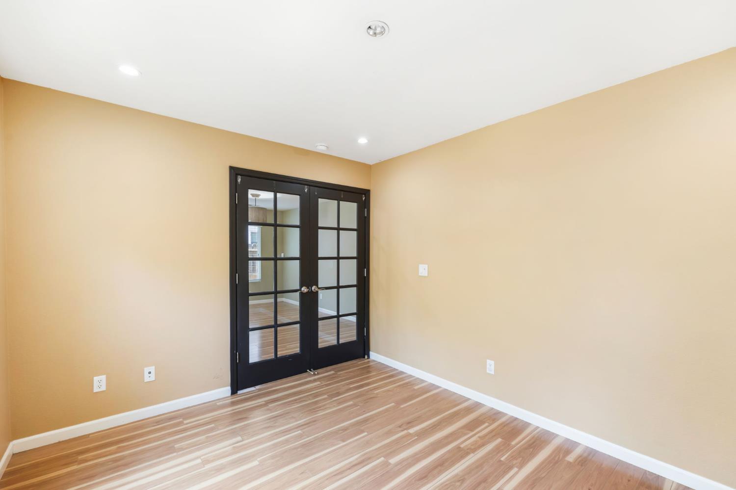 Barney Avenue, Olivehurst, California image 14