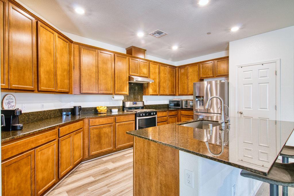 Detail Gallery Image 12 of 32 For 705 Somerset Way, Patterson,  CA 95363 - 3 Beds | 2 Baths