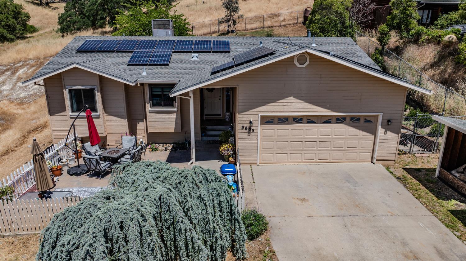 Detail Gallery Image 2 of 31 For 3685 Lakeview Dr, Ione,  CA 95640 - 3 Beds | 2 Baths