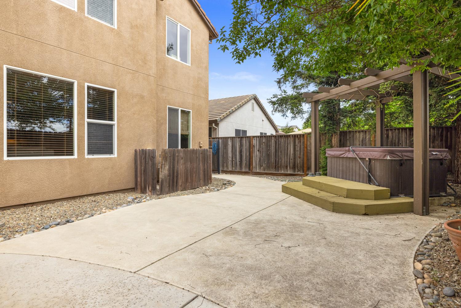 Detail Gallery Image 65 of 76 For 1734 Bandoni Ln, Manteca,  CA 95337 - 4 Beds | 3/1 Baths
