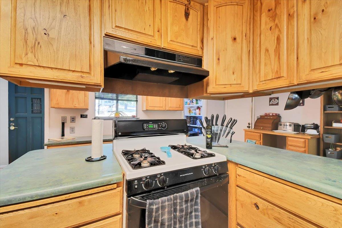 Detail Gallery Image 21 of 92 For 17657 Crest Rd, Grass Valley,  CA 95949 - 3 Beds | 2 Baths