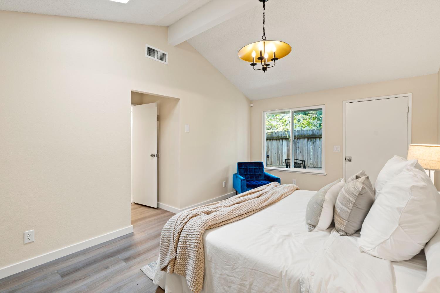 Detail Gallery Image 11 of 18 For 2911 Baronet Way, Sacramento,  CA 95833 - 3 Beds | 2 Baths