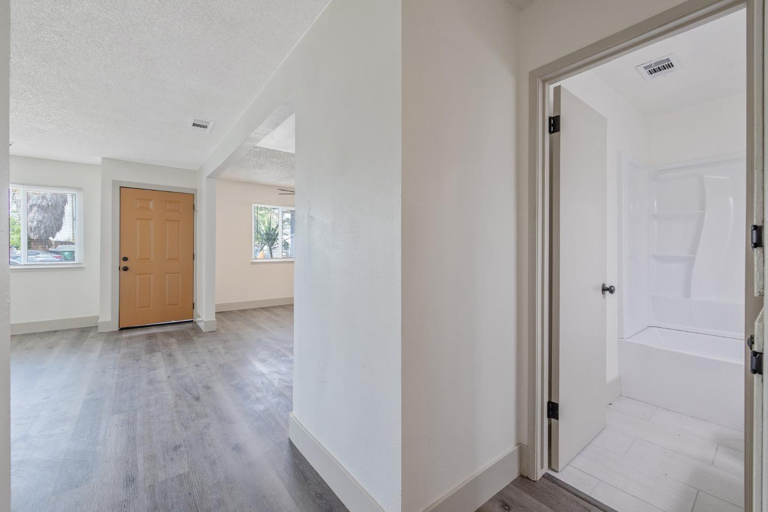 Detail Gallery Image 15 of 32 For 10141 Haven Ln, Hanford,  CA 93230 - 3 Beds | 2 Baths