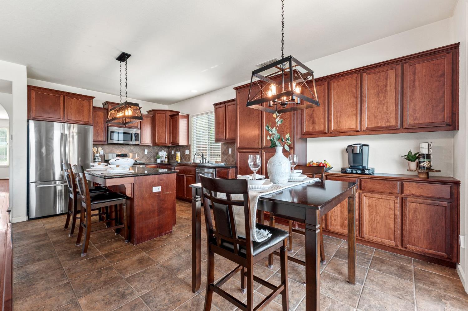 Detail Gallery Image 12 of 48 For 734 Kristi Ct, Jackson,  CA 95642 - 4 Beds | 3 Baths