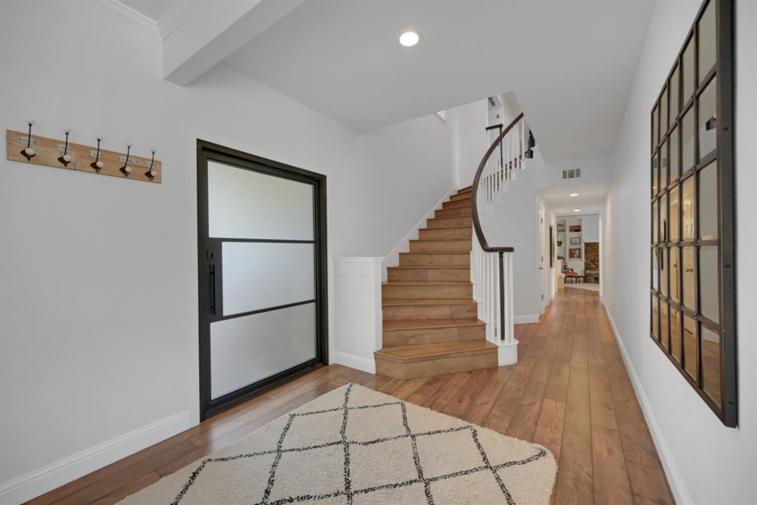 Detail Gallery Image 4 of 84 For 109 Bermuda Ct, Roseville,  CA 95678 - 4 Beds | 2/2 Baths