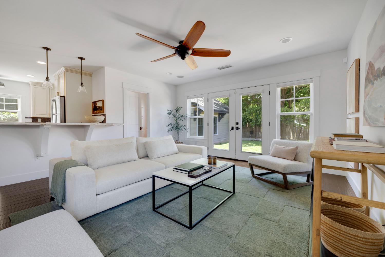 Detail Gallery Image 7 of 31 For 862 38th St, Sacramento,  CA 95816 - 3 Beds | 2/1 Baths