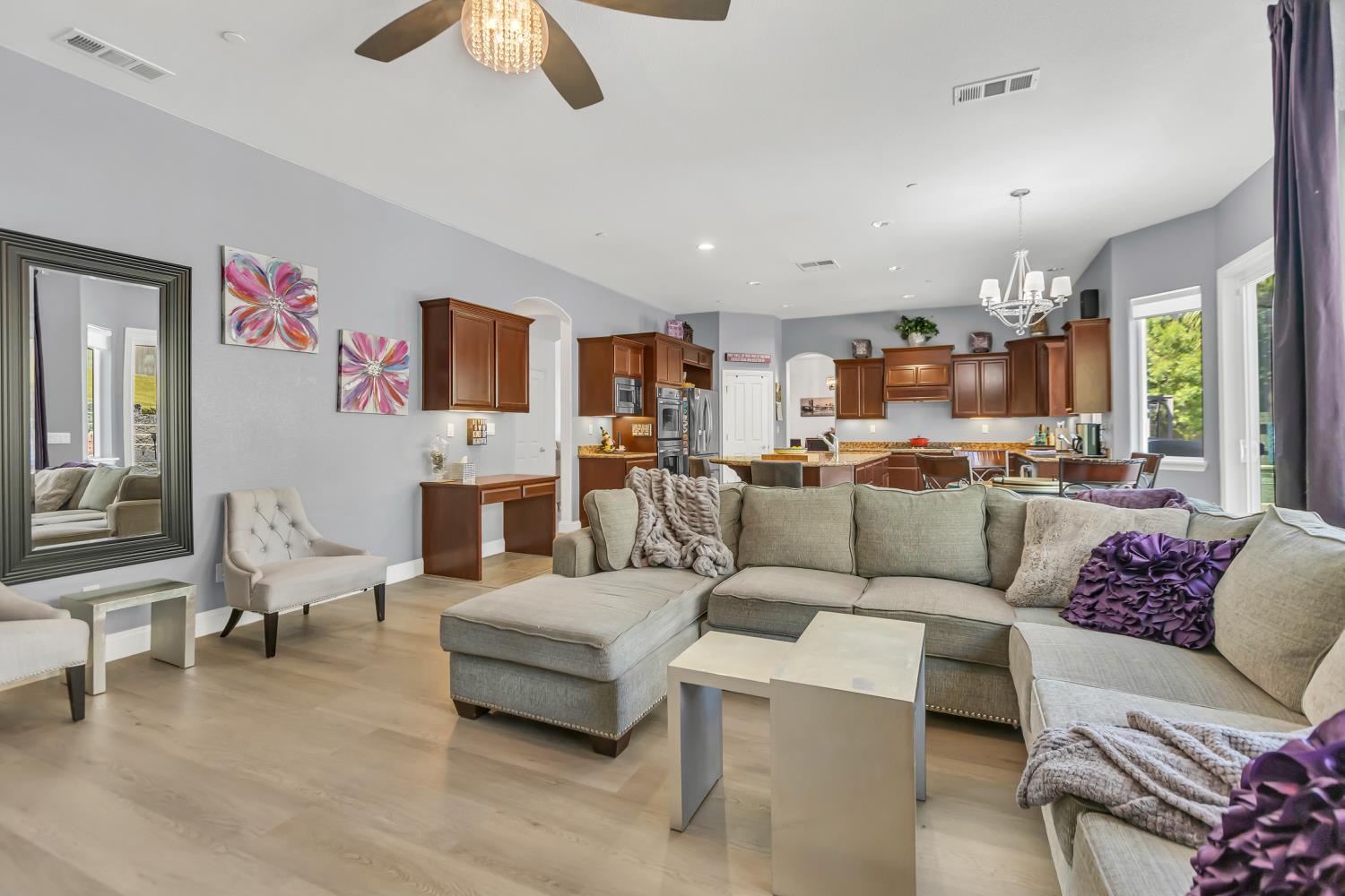 Detail Gallery Image 22 of 76 For 8530 Mandorla Cir, Orangevale,  CA 95662 - 4 Beds | 3/1 Baths