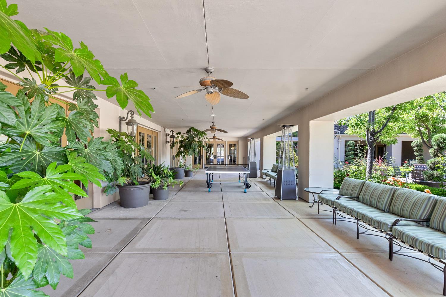 Detail Gallery Image 49 of 66 For 2339 Ryedale Ln, Sacramento,  CA 95835 - 2 Beds | 2 Baths