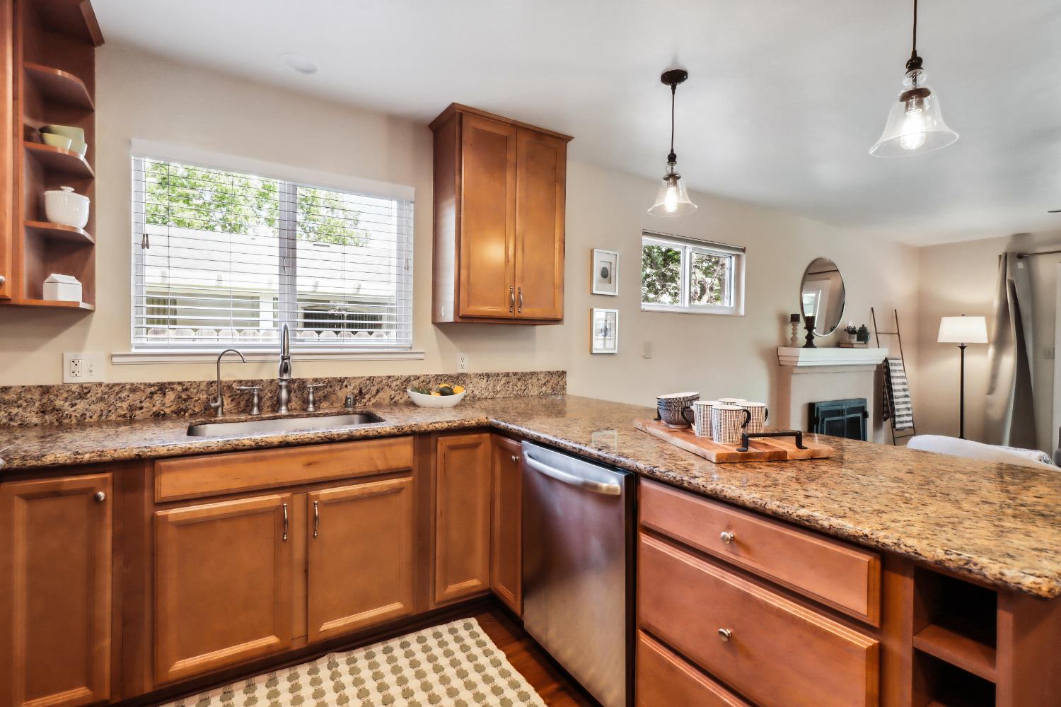 Detail Gallery Image 18 of 49 For 1614 Clemson Dr, Davis,  CA 95618 - 2 Beds | 2 Baths