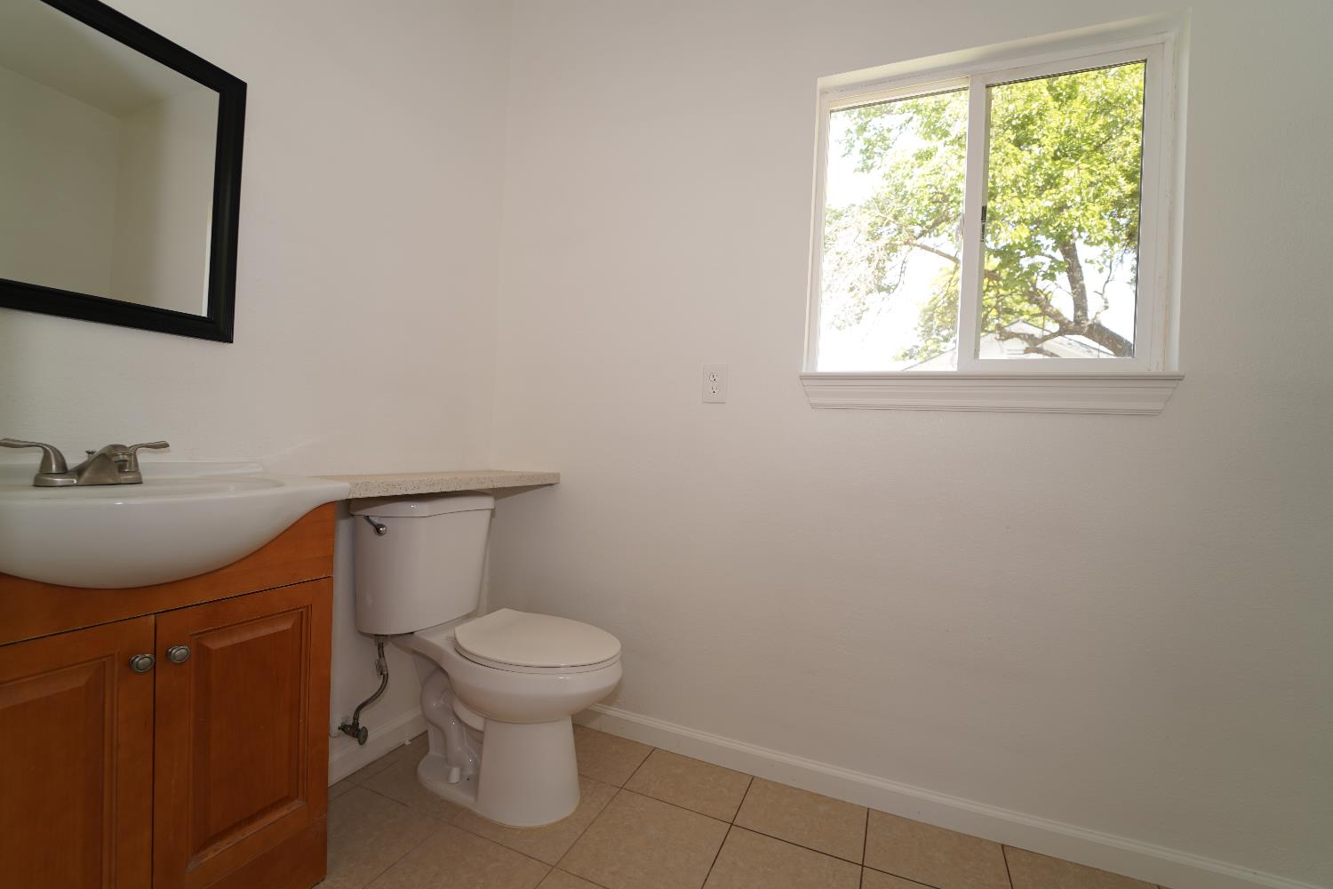 Detail Gallery Image 6 of 13 For 608 Myrtle Ave, West Sacramento,  CA 95605 - 3 Beds | 1/1 Baths