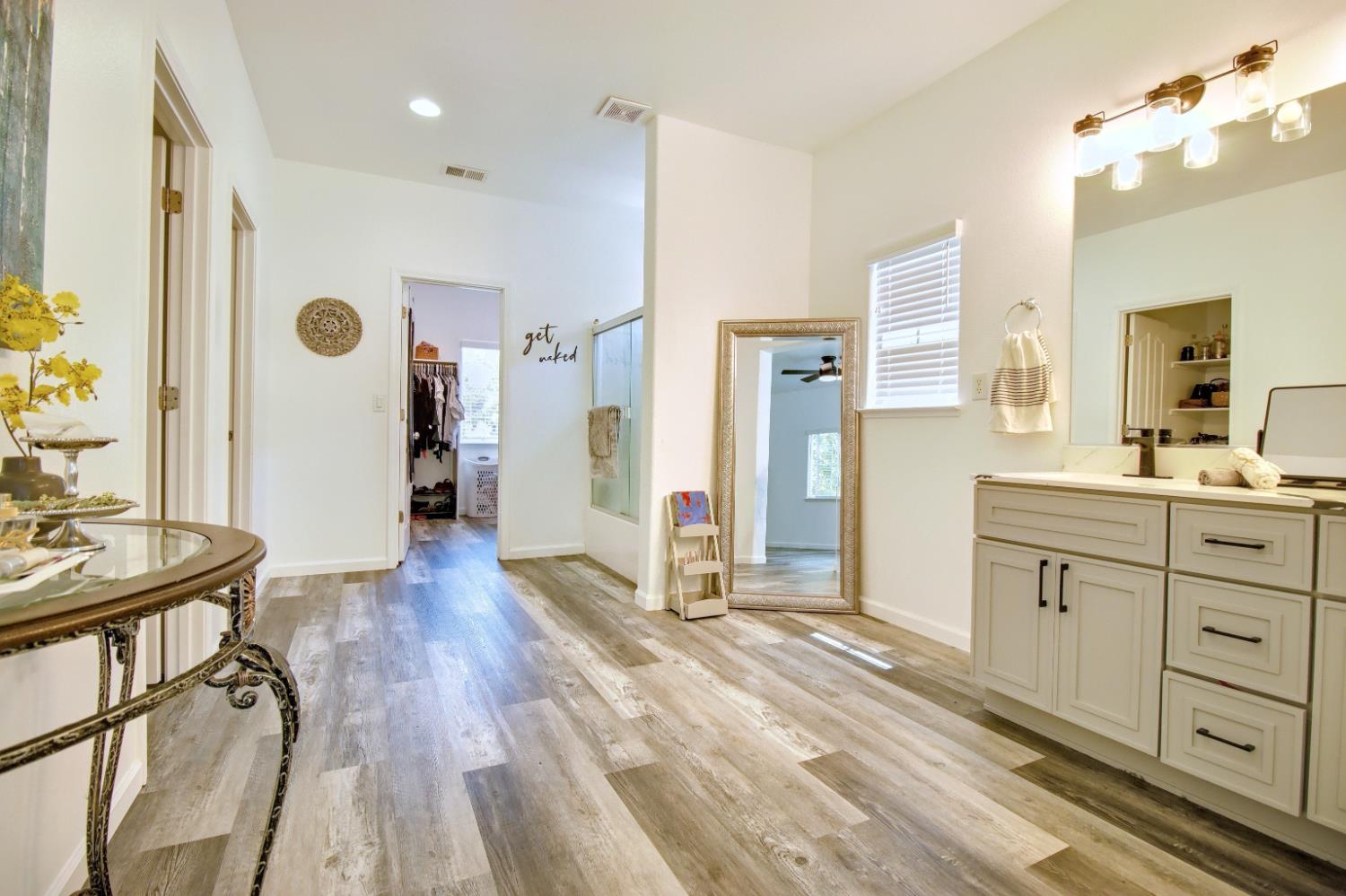 Detail Gallery Image 19 of 23 For 10849 Iris Bloom Dr, Stockton,  CA 95209 - 5 Beds | 3 Baths