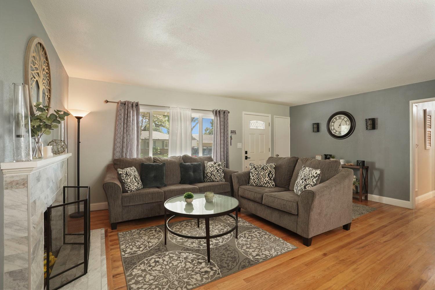Detail Gallery Image 6 of 34 For 217 E Mayfair Ave, Stockton,  CA 95207 - 3 Beds | 2 Baths