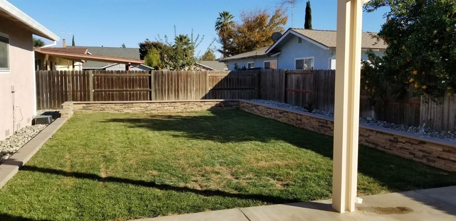 Detail Gallery Image 13 of 14 For 220 Hacienda, Woodland,  CA 95695 - 3 Beds | 2 Baths