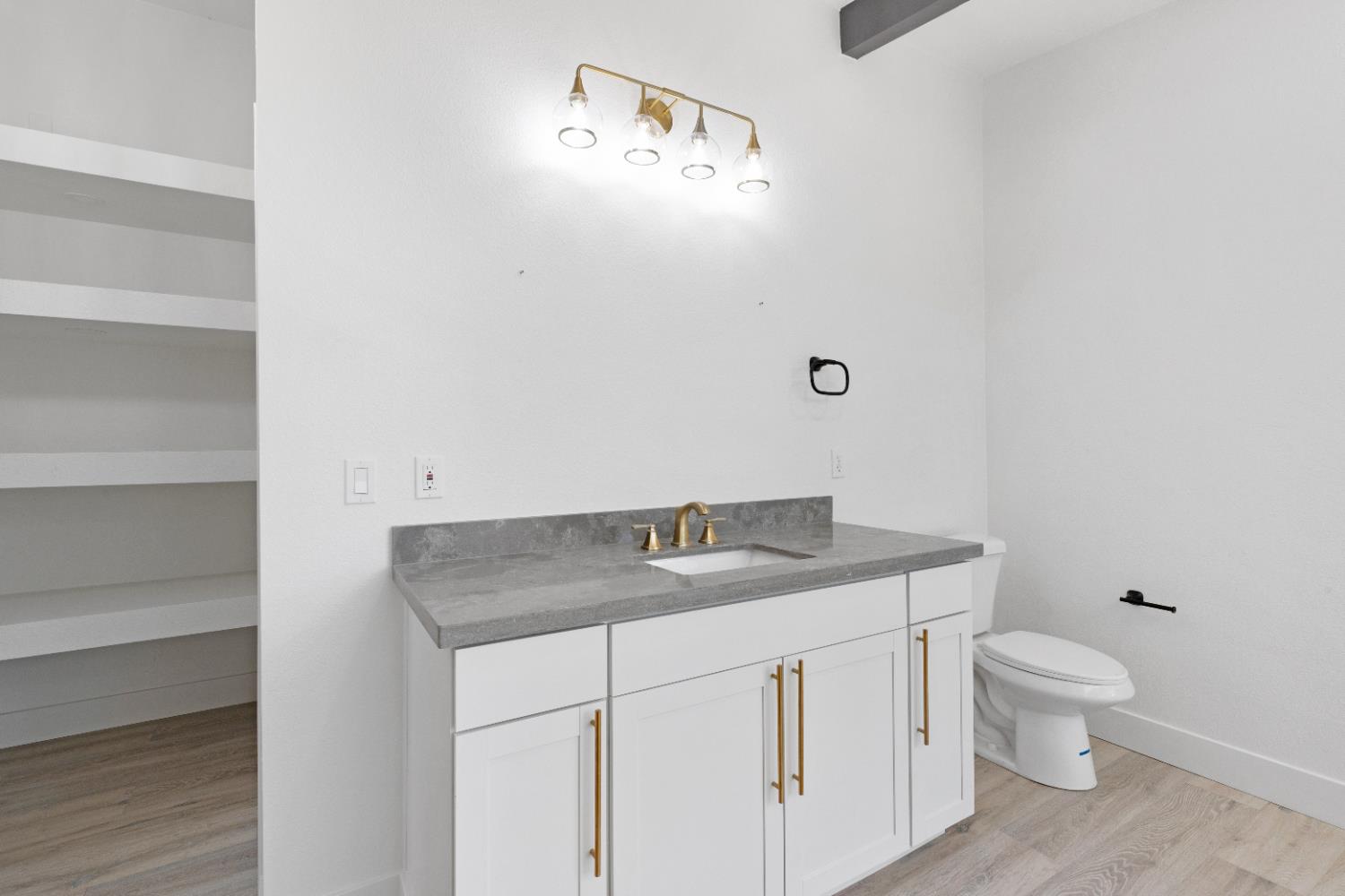Detail Gallery Image 24 of 40 For 2124 Scenic Dr, Modesto,  CA 95355 - 4 Beds | 3/1 Baths